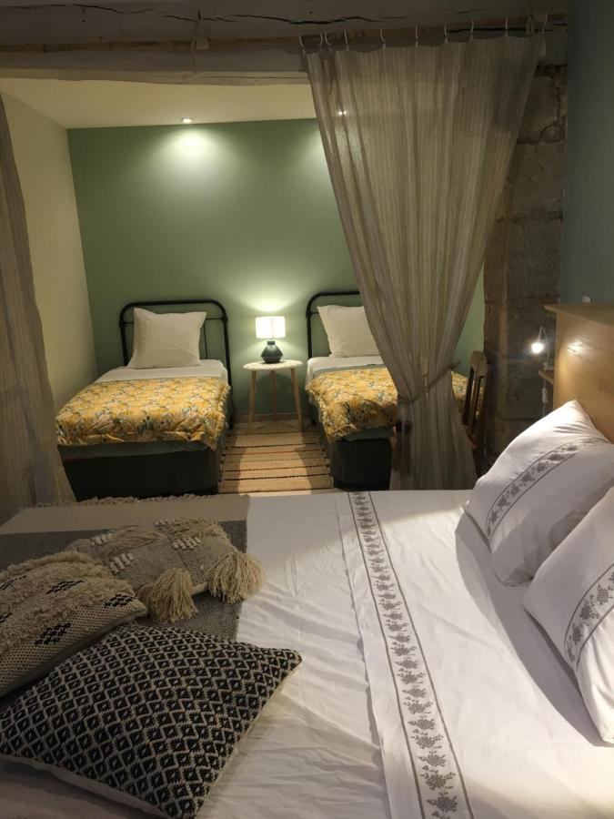 Bed and Breakfast Les 3 Echoppes Charge Екстер'єр фото